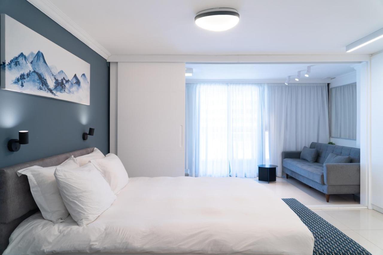 Beachfront Boutique Apartment Herzliya Экстерьер фото