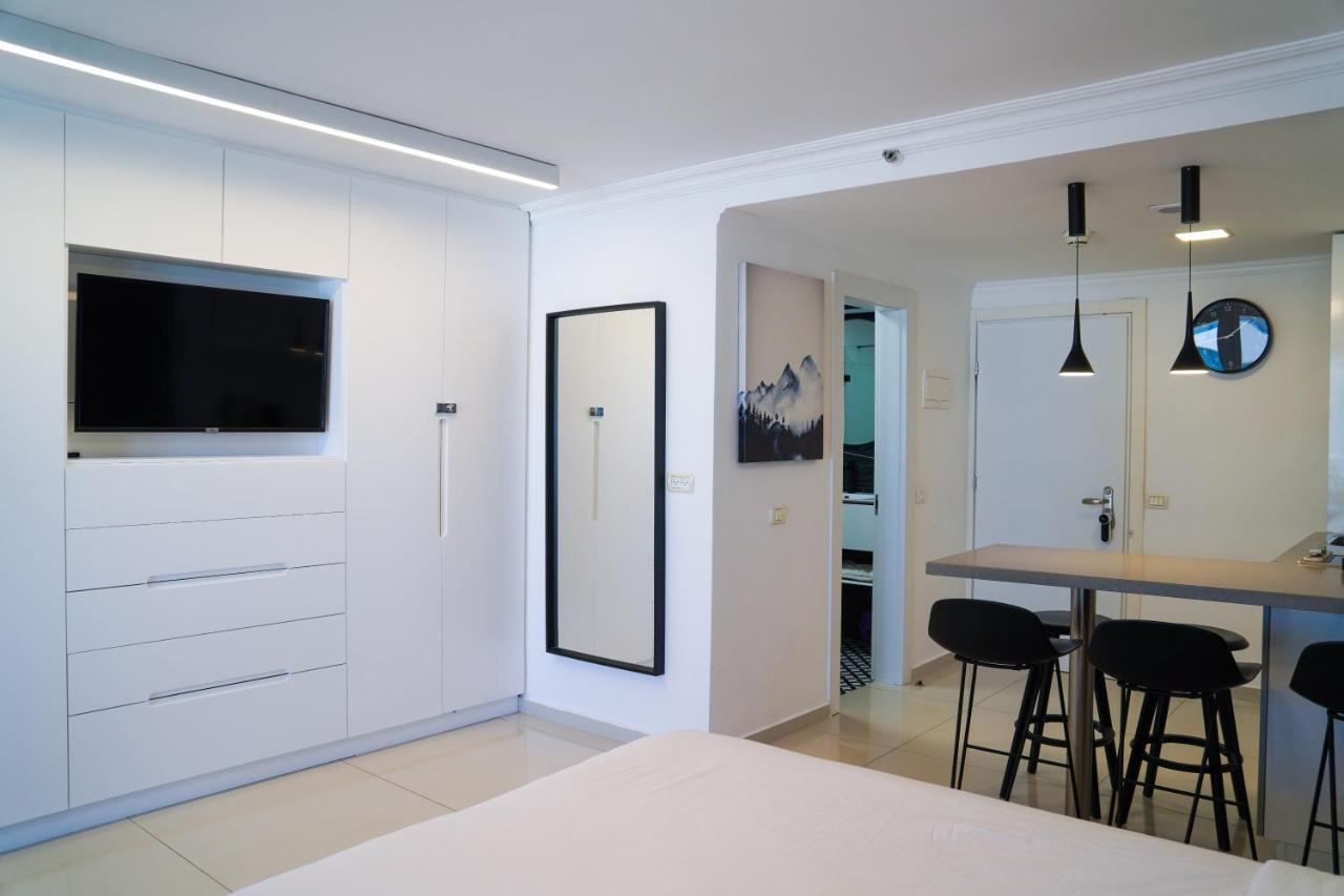 Beachfront Boutique Apartment Herzliya Экстерьер фото