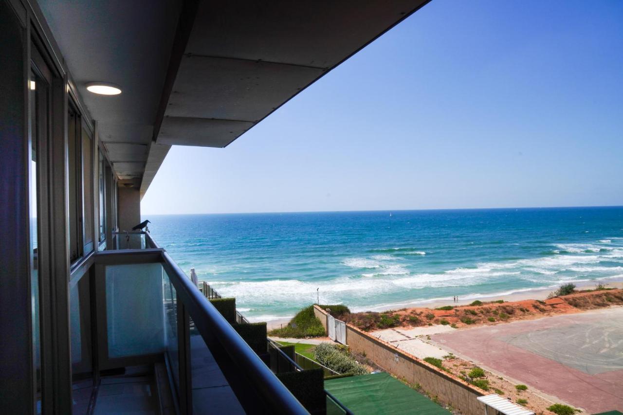Beachfront Boutique Apartment Herzliya Экстерьер фото